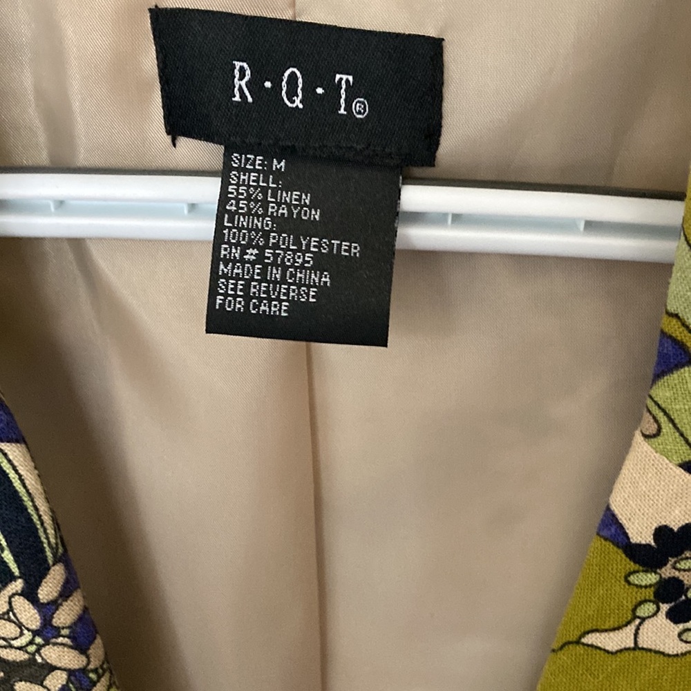 Linen Blazer - Picture 2 of 2